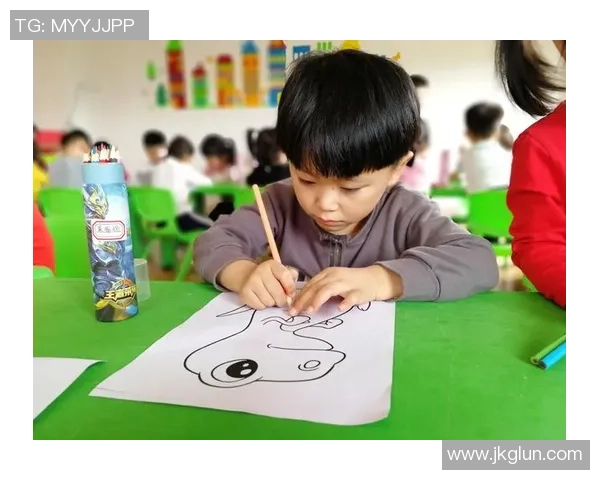 足球幼儿化：让孩子在快乐中成长，培养未来的足球小明星