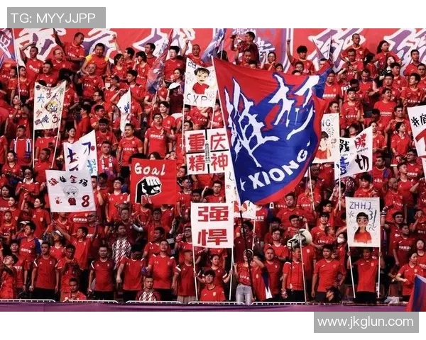 足球LFL联赛新篇章开启球迷热情高涨期待精彩对决